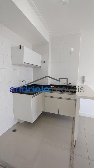 Studio moderno e bem localizado, ideal para quem busca praticidade e mobilidade na zona sul de São Paulo.

34m² bem distribuídos

Ambiente integrado

1 banheiro

1 vaga de garagem

Condomínio com:

Portaria 24h

Segurança

Vaga DE GARAGEM
Academia
Piscina
Lavanderia
Salão de festas
Sala Home office

Localização privilegiada:
? Próximo ao Shopping
? Próximo a escolas
? Fácil acesso ao transporte público e principais vias

Condições:
[inserir valor do aluguel, condomínio e IPTU se desejar]

Agende sua visita!