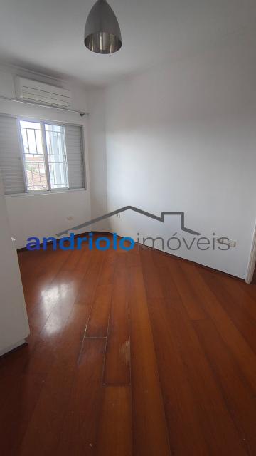 CASA RESIDENCIAL 184m²  com Area de Servico, Armario de Cozinha, Armario Embutido, Churrasqueira, Closet, Despensa, Entrada de Servico Independent, Quintal, Sala de Jantar, 3 Dormitórios, 1 Suites, 4 Banheiros, 2 Salas, 2 Vagas, 2 Garagem, Ar Condicionado, Lavabo, Cozinha, Dormitório Empregada, Garagem Coberta, Edicula, Vaga Coberta. Aceita financiamento. 