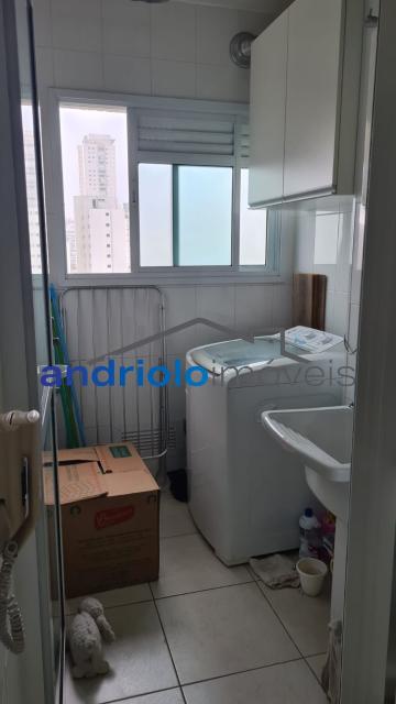 Este excelente apartamento de 60 m² está localizado no Condomínio Sky Campo Belo, na Rua Constantino de Sousa, e oferece um ambiente moderno, funcional e totalmente preparado para quem busca qualidade de vida.

Destaques do imóvel:
60 m² de área privativa, 2 dormitórios, sendo 1 suíte, 2 banheiros,2 salas integradas (estar e jantar), Cozinha planejada, Área de serviço, Varanda/Sacada, Ar-condicionado, Armários embutidos nos dormitórios
1 vaga de garagem coberta
Lazer e infraestrutura do condomínio:
Portaria 24 horas, Academia equipada, Piscina, Quadra poliesportiva, Salão de festas, Salão de jogos, Churrasqueira, Espaço gourmet, Sauna

Localização privilegiada:
Com fácil acesso às principais vias da região e próximo a tudo o que você precisa:

Estação Campo Belo
Estação Brooklin
Escolas e instituições de ensino
Shopping centers
Restaurantes, mercados