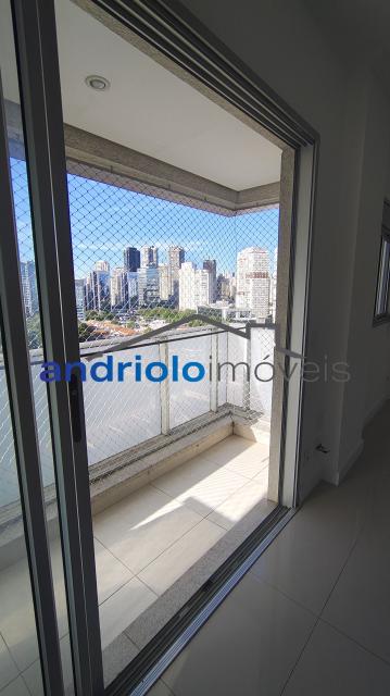 Studio moderno e bem localizado, ideal para quem busca praticidade e mobilidade na zona sul de São Paulo.

34m² bem distribuídos

Ambiente integrado

1 banheiro

1 vaga de garagem

Condomínio com:

Portaria 24h

Segurança

Vaga DE GARAGEM
Academia
Piscina
Lavanderia
Salão de festas
Sala Home office

Localização privilegiada:
? Próximo ao Shopping
? Próximo a escolas
? Fácil acesso ao transporte público e principais vias

Condições:
[inserir valor do aluguel, condomínio e IPTU se desejar]

Agende sua visita!