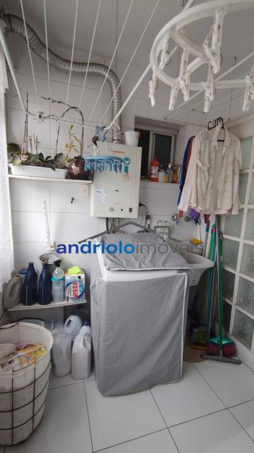 APARTAMENTO RESIDENCIAL 82m²  em Condominio fechado com toda área de lazer, churrasqueiras, piscina grande e bem estruturado, Perto de escolas, Perto de transporte público, Perto de vias de acesso, fácil acesso a Av. Washington Luis, Av. Interlagos, Marginal Pinheiros e a dez minutos do Aeroporto de Congonhas Portaria 24h, No apartamento há area de Servico, Armario de Cozinha, Armario Embutido, Despensa, Estuda Permuta com apartamento de menor valor, Piscina, Playground, Quadra PoliEsportiva, Sala de Ginastica, Sala de Jantar, Varanda, 3 Dormitórios, 2 Banheiros, 2 Salas, Lavabo, Cozinha, Salão de Festa, Elevador, Sauna, Interfone, Gerador, 1 Vaga Coberta. 