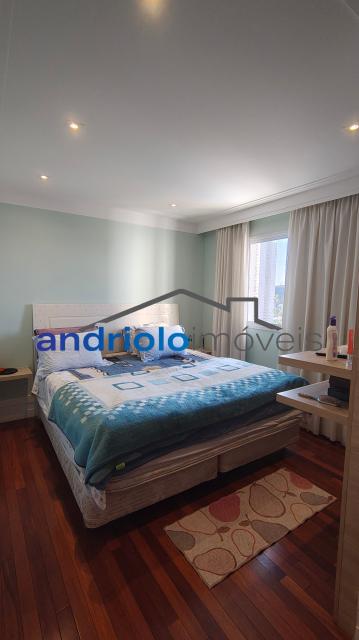Excelente apartamento em condomínio fechado na Granja Julieta, com planta inteligente e ambientes amplos. Ideal para quem busca conforto, segurança e praticidade em uma das regiões mais valorizadas da zona sul de São Paulo.

3 dormitórios, todos suítes

5 banheiros (incluindo lavabo e WC de serviço)

2 salas (estar e jantar)

Terraço gourmet com churrasqueira

Cozinha planejada

Área de serviço com dependência de empregada

Closet

Armários embutidos

2 vagas cobertas

Infraestrutura do condomínio:

Portaria 24h

Segurança patrimonial

Piscina

Playground

Quadra poliesportiva

Sala de ginástica

Sauna

Salão de festas

Salão de jogos

Elevador

Gerador

Interfone

Características do prédio:

23 andares
4 apartamentos por andar

Localização privilegiada:
?  Próximo ao Shopping, escolas e transporte público
? Fácil acesso às principais vias da região

Agende sua visita