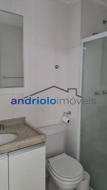Este excelente apartamento de 60 m² está localizado no Condomínio Sky Campo Belo, na Rua Constantino de Sousa, e oferece um ambiente moderno, funcional e totalmente preparado para quem busca qualidade de vida.

Destaques do imóvel:
60 m² de área privativa, 2 dormitórios, sendo 1 suíte, 2 banheiros,2 salas integradas (estar e jantar), Cozinha planejada, Área de serviço, Varanda/Sacada, Ar-condicionado, Armários embutidos nos dormitórios
1 vaga de garagem coberta
Lazer e infraestrutura do condomínio:
Portaria 24 horas, Academia equipada, Piscina, Quadra poliesportiva, Salão de festas, Salão de jogos, Churrasqueira, Espaço gourmet, Sauna

Localização privilegiada:
Com fácil acesso às principais vias da região e próximo a tudo o que você precisa:

Estação Campo Belo
Estação Brooklin
Escolas e instituições de ensino
Shopping centers
Restaurantes, mercados
