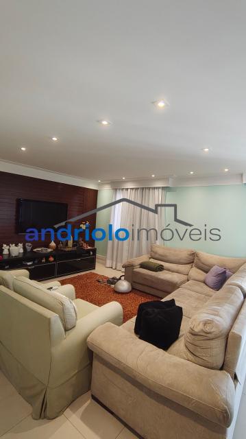 Excelente apartamento em condomínio fechado na Granja Julieta, com planta inteligente e ambientes amplos. Ideal para quem busca conforto, segurança e praticidade em uma das regiões mais valorizadas da zona sul de São Paulo.

3 dormitórios, todos suítes

5 banheiros (incluindo lavabo e WC de serviço)

2 salas (estar e jantar)

Terraço gourmet com churrasqueira

Cozinha planejada

Área de serviço com dependência de empregada

Closet

Armários embutidos

2 vagas cobertas

Infraestrutura do condomínio:

Portaria 24h

Segurança patrimonial

Piscina

Playground

Quadra poliesportiva

Sala de ginástica

Sauna

Salão de festas

Salão de jogos

Elevador

Gerador

Interfone

Características do prédio:

23 andares
4 apartamentos por andar

Localização privilegiada:
?  Próximo ao Shopping, escolas e transporte público
? Fácil acesso às principais vias da região

Agende sua visita