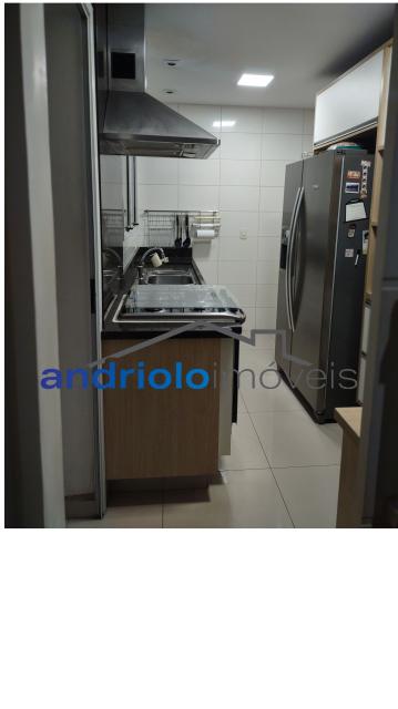 Apartamento espaçoso e elegante em condomínio fechado na Granja Julieta. Planta bem distribuída, com excelente acabamento e varanda gourmet. Perfeito para quem busca conforto, lazer e segurança em localização privilegiada.

3 dormitórios, sendo 1 suíte com closet

4 banheiros (incluindo lavabo)

2 salas (estar e jantar)

Cozinha planejada com armários

Área de serviço

Terraço gourmet com churrasqueira

Varanda

Sacada

Armários embutidos

2 vagas cobertas de garagem + garagem rotativa para visitantes

Lazer e estrutura do condomínio: assessoria esportiva

Portaria 24h e segurança patrimonial

Piscina

Playground

Quadra poliesportiva

Sala de ginástica

Sauna

Salão de festas

Salão de jogos

Elevador

Interfone

Gerador

Detalhes do prédio:

23 andares

4 apartamentos por andar

Localização excelente:
? Próximo ao Shopping
? Perto de escolas e transporte público
? Fácil acesso às principais vias

Agende uma visita