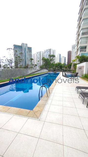 Este amplo apartamento residencial de 110m² oferece uma planta bem distribuída e ambientes aconchegantes, ideal para quem busca morar em um condomínio completo.
3 dormitórios, sendo 1 suíte
2 salas amplas (estar e jantar)
Varanda gourmet com churrasqueira a carvão
Cozinha com armários planejados
Área de serviço
Dependência de empregada com WC
Lavabo
Armários embutidos
4 banheiros no total
2 vagas de garagem cobertas + depósito no subsolo

Estrutura do condomínio:

Condomínio fechado com portaria 24h e segurança patrimonial
Piscina
Academia (sala de ginástica)
Quadra poliesportiva
Pista de cooper
Salão de festas
Salão de jogos
Sauna
Localização privilegiada:

Próximo a escolas e comercios