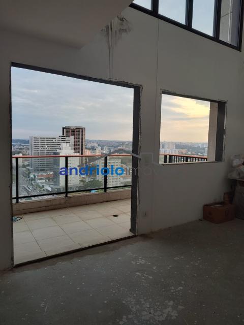 Viva com estilo e elegância nesta maravilhosa cobertura duplex com pé direito duplo! Localizada em uma das áreas mais desejadas do Alto da Boa Vista, esta cobertura oferece uma vista espetacular e uma infraestrutura completa.
Características do Imóvel: 76m² de área privativa, Imóvel no contrapiso, pronto para personalização, 1 suíte com varanda privativa, 2 banheiros + lavabo, Cozinha, sala de estar e jantar, área de serviço, varanda para momentos de lazer, 1 vaga de garagem coberta.
Condomínio Completo: Portaria 24h para sua segurança, Piscina para relaxar e se refrescar, Estrutura moderna e bem localizada, Aproveite essa oportunidade única de adquirir uma cobertura exclusiva no Alto da Boa Vista, com potencial de customização e todos os benefícios de um condomínio completo.

Para mais informações ou agendar uma visita, entre em contato conosco!