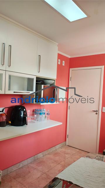 Excelente apartamento em condomínio fechado na Granja Julieta, com planta inteligente e ambientes amplos. Ideal para quem busca conforto, segurança e praticidade em uma das regiões mais valorizadas da zona sul de São Paulo.

3 dormitórios, todos suítes

5 banheiros (incluindo lavabo e WC de serviço)

2 salas (estar e jantar)

Terraço gourmet com churrasqueira

Cozinha planejada

Área de serviço com dependência de empregada

Closet

Armários embutidos

2 vagas cobertas

Infraestrutura do condomínio:

Portaria 24h

Segurança patrimonial

Piscina

Playground

Quadra poliesportiva

Sala de ginástica

Sauna

Salão de festas

Salão de jogos

Elevador

Gerador

Interfone

Características do prédio:

23 andares
4 apartamentos por andar

Localização privilegiada:
?  Próximo ao Shopping, escolas e transporte público
? Fácil acesso às principais vias da região

Agende sua visita