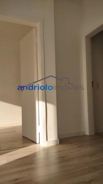 Esta cobertura duplex é a escolha ideal para quem busca um lar espaçoso, iluminado e arejado. Totalmente reformada e com uma vista deslumbrante, oferece conforto e praticidade em uma localização privilegiada. Características do Imóvel: Cobertura duplex, bem iluminada e arejada, 4 dormitórios, sendo 2 suítes, Varanda fechada com vidro para aproveitar todos os momentos, Piscina privativa para lazer e relaxamento, Área de serviço, Depósito para maior praticidade
Área Comum do Condomínio: Salão de festas, Churrasqueira, Jardim bem cuidado, Piscina, Sala de ginástica equipada
Localizado em rua segura, sem saída e com cancela, Próxima aos Shoppings Jardim Sul e Morumbi Town, Perto da Escola Porto Seguro e Parque Burle Marx, Fácil acesso às avenidas Giovanni Gronchi e pontes Laguna e Itapaiúna, Esta cobertura oferece o melhor em termos de conforto, segurança e localização. Agende sua visita e veja de perto o seu futuro lar!