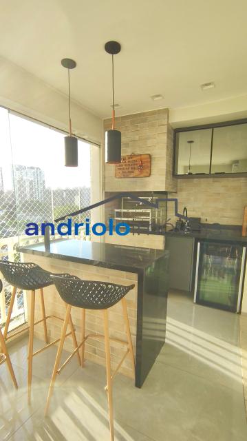 Maravilhoso apartamento em condomínio clube. Localizado na zona sul de São Paulo na Rua do Carreiro de Pedra. Apartamento com 121m², Reformado totalmente. Com 3 Dormitórios sendo 1 suíte, 2 Banheiros, 1 Sala, Lavabo, Cozinha, Sala de Jantar, Area de Serviço, Armários planejados, Closet, Escritório, cozinha conceito aberto, Fechadura eletrônica nas duas portas principais, Varanda gourmet, Churrasqueira, 2 vagas na garagem. Área comum com Piscinas sendo uma aquecida, playground, quadra poliesportiva, sala de ginástica, salões de festa, sauna, salão de jogos, brinquedoteca, bicicletário, assessoria esportiva. Condomínio com segurança patrimonial, elevadores, gerador, 2 portarias sendo uma de serviço e outra social, segurança e monitoramento por câmeras. Consumo de gás individualizado. Garantias Aceita para a locação: Seguro fiança ou titulo de capitalização a ser ofertado e analisado.
Não é permitido PET.