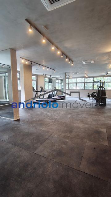 Condomínio Hi View Alto da Boa Vista.
Rua Coronel Luiz Barroso, 566.  
-95,85 metros.
-1 suíte com sacada.
-1 dormitório.
-1 lavabo.
-Total de 3 banheiros.
-5 elevadores por andar. Sendo 3 elevadores no Hall desta unidade.
-1 vaga de garagem livre. Não precisa de manobrista.
-Lazer completo.
-Sol da manhã.
-Pé direito duplo no Hall Social na entrada do Condomínio.
-11° andar.
-Vista para Granja Julieta, Parque Severo Gomes e Av Engenheiro Luiz Carlos Berrini.
-7 minutos a pé do metrô Adolfo Pinheiro, distância de 550 metros.
-9 minutos a pé do metrô Alto da Boa Vista, distância de 650 metros.
-IPTU R$ 146,46
-Condomínio R$ 611,28
-Implantação do sistema de segurança R$ 214,43