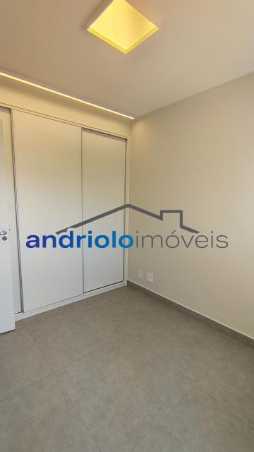 APARTAMENTO RESIDENCIAL 81m²  com Condominio fechado, Perto de escolas, Perto de transporte público, Perto de vias de acesso, Portaria 24h, Area de Servico, Armario de Cozinha, Armario Embutido, Piscina, Quadra PoliEsportiva, Sala de Ginastica, Seguranca Patrimonial, Varanda, 3 Dormitórios, 1 Suites, 2 Banheiros, 2 Salas, 1 Vagas, 1 Garagem, 11 Quantidade de Andar, Cozinha, Elevador, Sauna, Interfone. 