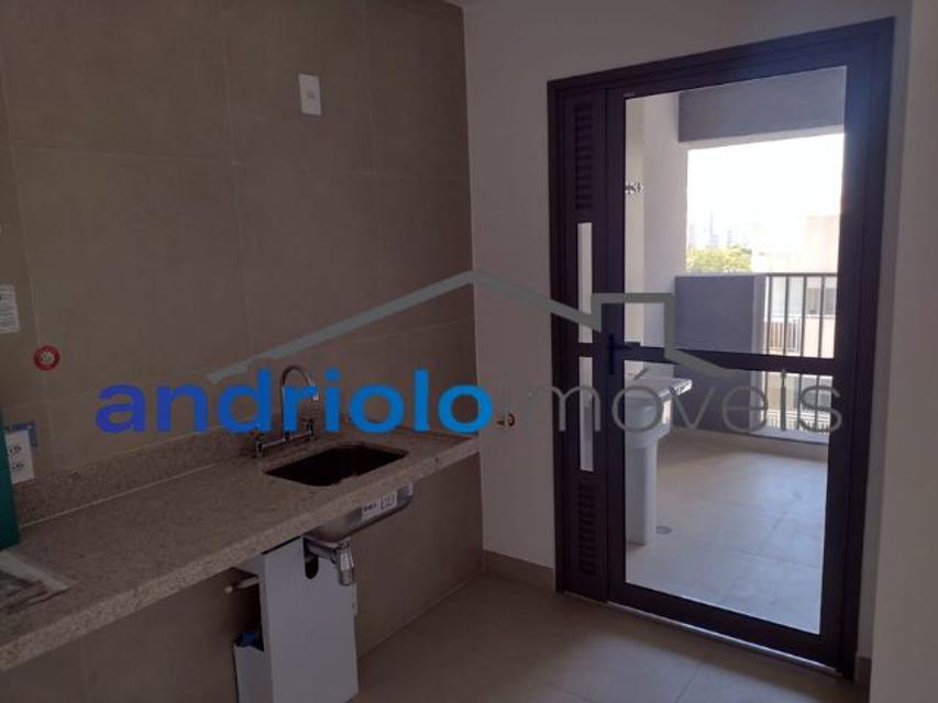 Condomínio Hi View Alto da Boa Vista.
Rua Coronel Luiz Barroso, 566.  
-95,85 metros.
-1 suíte com sacada.
-1 dormitório.
-1 lavabo.
-Total de 3 banheiros.
-5 elevadores por andar. Sendo 3 elevadores no Hall desta unidade.
-1 vaga de garagem livre. Não precisa de manobrista.
-Lazer completo.
-Sol da manhã.
-Pé direito duplo no Hall Social na entrada do Condomínio.
-11° andar.
-Vista para Granja Julieta, Parque Severo Gomes e Av Engenheiro Luiz Carlos Berrini.
-7 minutos a pé do metrô Adolfo Pinheiro, distância de 550 metros.
-9 minutos a pé do metrô Alto da Boa Vista, distância de 650 metros.
-IPTU R$ 146,46
-Condomínio R$ 611,28
-Implantação do sistema de segurança R$ 214,43