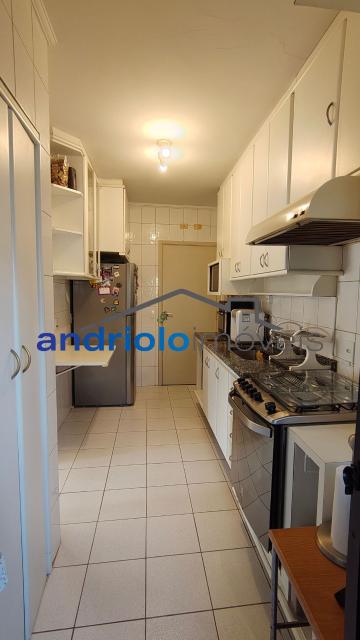 Apartamento amplo, confortável e em excelente localização
