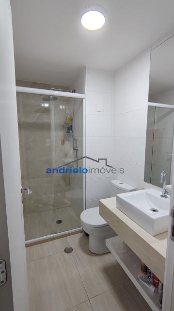 Belo apartamento de 46m²em excelente estado, tudo praticamente novinho. Perto de transporte público, Perto de vias de acesso, Portaria 24h, Area de Servico, Armario de Cozinha, Armario Embutido nos dormitórios, Campo de Futebol, Churrasqueira, Piscina, Playground, Quadra PoliEsportiva, Sala de Ginastica, Sala de Jantar, Seguranca Patrimonial, Varanda, 2 Dormitórios, 1 Banheiro, 1 vaga na garagem, Cozinha em conceito aberto, Sacada, Garagem Rotativa, Salão de Festa, Elevador, Salão de Jogos.
NÃO ACEITA PET.