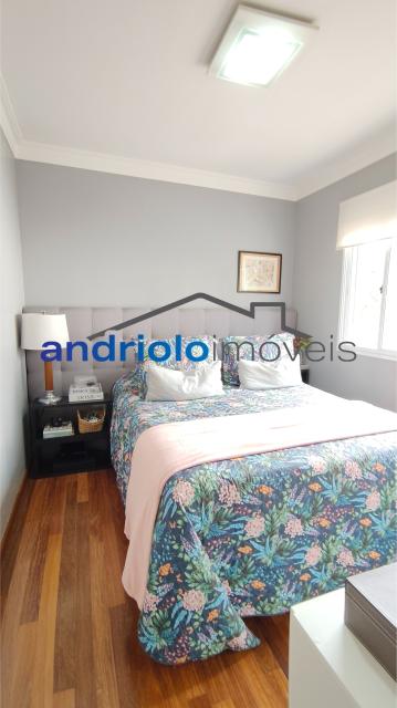 APARTAMENTO RESIDENCIAL 138m²  
Se você procura conforto e praticidade, este apartamento é a escolha ideal! Com 3 suítes, o imóvel é repleto de armários planejados, acabamentos de otima qualidade. Localizado em um condomínio clube, próximo à estação de metro Alto da Boa Vista, com fácil acesso às principais avenidas da região. Características do Imóvel: 3 suítes, area de serviço com armários planejados, Cozinha equipada com armários planejados e geladeira, Dormitórios com armários embutidos, Terraço Gourmet com churrasqueira, Depósito no subsolo, Sala de jantar e estar aconchegantes, Ar condicionado para maior conforto, Lavabo, 2 vagas de garagem cobertas Área Comum do Condomínio: Duas piscinas sendo uma aquecida, Playground para as crianças, Quadra poliesportiva, Sala de ginástica, Segurança patrimonial 24h, Salão de festas e salão de jogos, Sauna.