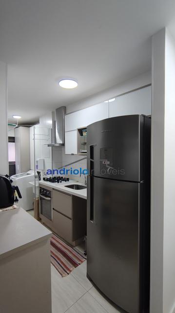 Belo apartamento de 46m²em excelente estado, tudo praticamente novinho. Perto de transporte público, Perto de vias de acesso, Portaria 24h, Area de Servico, Armario de Cozinha, Armario Embutido nos dormitórios, Campo de Futebol, Churrasqueira, Piscina, Playground, Quadra PoliEsportiva, Sala de Ginastica, Sala de Jantar, Seguranca Patrimonial, Varanda, 2 Dormitórios, 1 Banheiro, 1 vaga na garagem, Cozinha em conceito aberto, Sacada, Garagem Rotativa, Salão de Festa, Elevador, Salão de Jogos.
NÃO ACEITA PET.