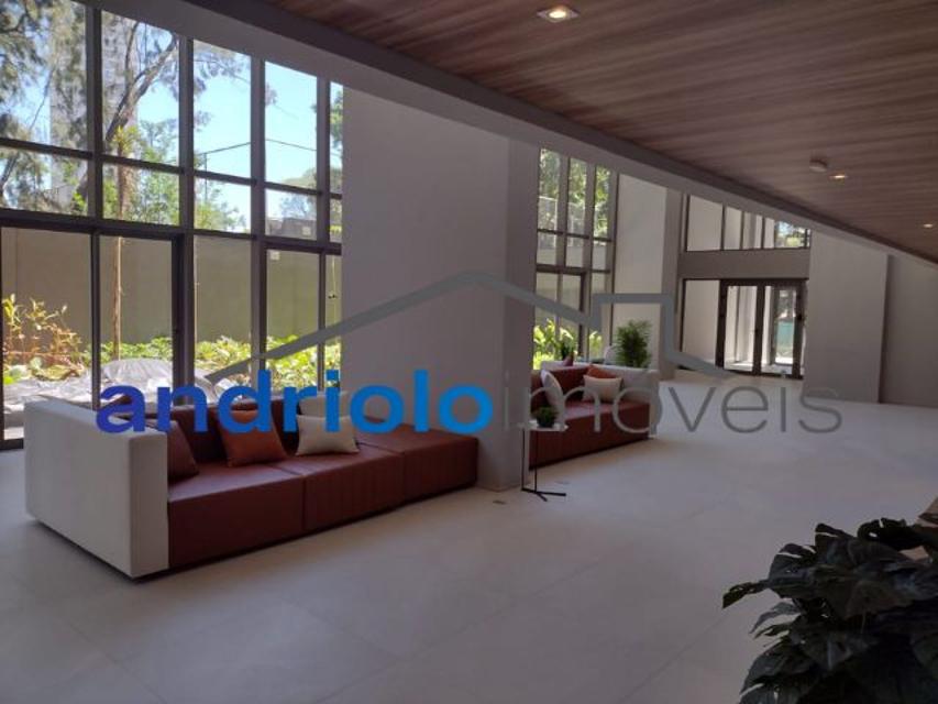 Condomínio Hi View Alto da Boa Vista.
Rua Coronel Luiz Barroso, 566.  
-95,85 metros.
-1 suíte com sacada.
-1 dormitório.
-1 lavabo.
-Total de 3 banheiros.
-5 elevadores por andar. Sendo 3 elevadores no Hall desta unidade.
-1 vaga de garagem livre. Não precisa de manobrista.
-Lazer completo.
-Sol da manhã.
-Pé direito duplo no Hall Social na entrada do Condomínio.
-11° andar.
-Vista para Granja Julieta, Parque Severo Gomes e Av Engenheiro Luiz Carlos Berrini.
-7 minutos a pé do metrô Adolfo Pinheiro, distância de 550 metros.
-9 minutos a pé do metrô Alto da Boa Vista, distância de 650 metros.
-IPTU R$ 146,46
-Condomínio R$ 611,28
-Implantação do sistema de segurança R$ 214,43