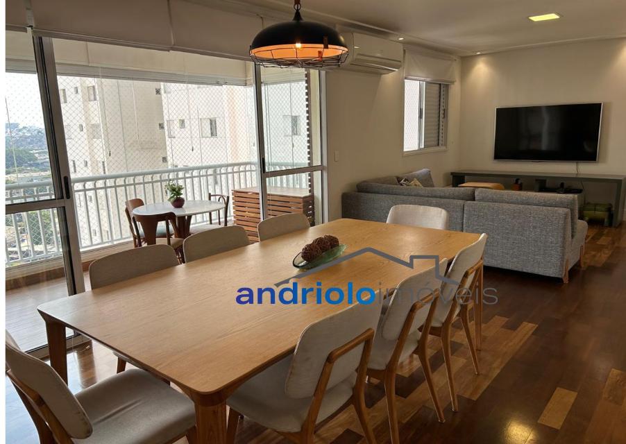 Apartamento à venda com 121m², localizado na Rua Carreiro de Pedra, nº 111, em condomínio fechado com excelente infraestrutura e segurança.

O imóvel conta com 3 dormitórios, sendo 1 suíte, 4 banheiros, lavabo, 2 salas amplas, cozinha com armários, área de serviço, escritório e ar-condicionado. Possui armários embutidos, varanda, sacada e um excelente terraço gourmet com churrasqueira, ideal para receber amigos e família.

O condomínio oferece lazer completo, com portaria 24h, segurança patrimonial, piscina, academia, salão de festas, salão de jogos, sauna, playground e quadra poliesportiva. Torre com 23 andares, sendo 4 unidades por andar. Conta ainda com 2 vagas de garagem cobertas.

Localização privilegiada, próxima a shoppings, escolas, transporte público e principais vias de acesso, proporcionando comodidade e fácil deslocamento.

Aceita financiamento e uso de FGTS.