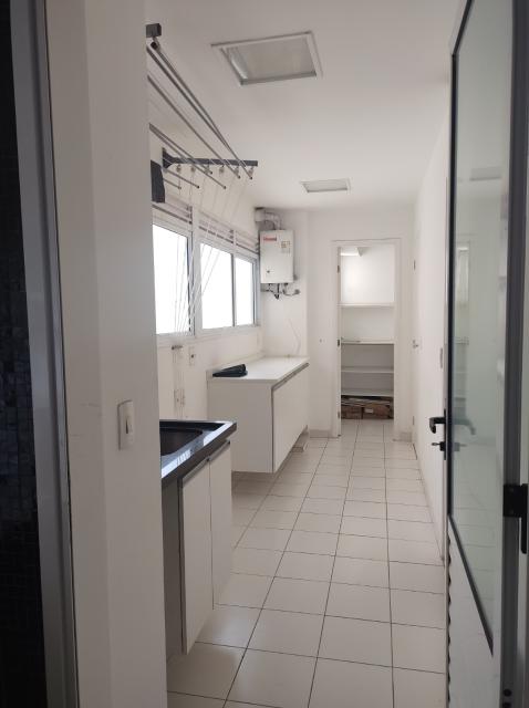 APARTAMENTO RESIDENCIAL 154m², Hall social privativo, Area de Servico, Armario de Cozinha, Armario Embutido, Churrasqueira, Closet, Escritorio, Piscina, Quadra PoliEsportiva, Sala de Ginastica, Sala de Jantar, Varanda, 3 Dormitórios, 1 Suites, 4 Banheiros, 2 Salas, 2 Vagas, 2 Garagem, 23 Quantidade de Andar, Lavabo, Cozinha, Dormitório Empregada, Sacada, Salão de Festa, Elevador, Sauna, Salão de Jogos, 4 Quantidade por Andar, Interfone, Terraço Gourmet, Vaga Coberta. 