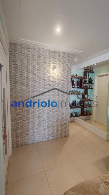Excelente apartamento em condomínio fechado na Granja Julieta, com planta inteligente e ambientes amplos. Ideal para quem busca conforto, segurança e praticidade em uma das regiões mais valorizadas da zona sul de São Paulo.

3 dormitórios, todos suítes

5 banheiros (incluindo lavabo e WC de serviço)

2 salas (estar e jantar)

Terraço gourmet com churrasqueira

Cozinha planejada

Área de serviço com dependência de empregada

Closet

Armários embutidos

2 vagas cobertas

Infraestrutura do condomínio:

Portaria 24h

Segurança patrimonial

Piscina

Playground

Quadra poliesportiva

Sala de ginástica

Sauna

Salão de festas

Salão de jogos

Elevador

Gerador

Interfone

Características do prédio:

23 andares
4 apartamentos por andar

Localização privilegiada:
?  Próximo ao Shopping, escolas e transporte público
? Fácil acesso às principais vias da região

Agende sua visita
