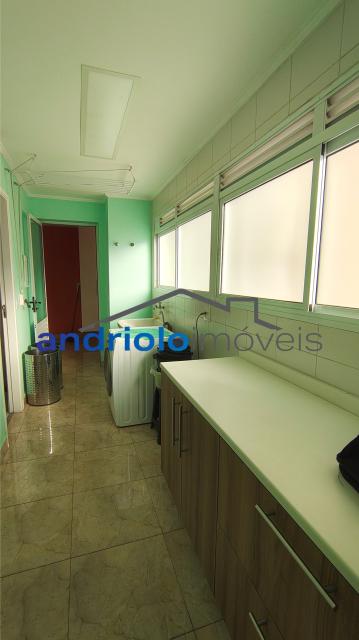 Excelente apartamento em condomínio fechado na Granja Julieta, com planta inteligente e ambientes amplos. Ideal para quem busca conforto, segurança e praticidade em uma das regiões mais valorizadas da zona sul de São Paulo.

3 dormitórios, todos suítes

5 banheiros (incluindo lavabo e WC de serviço)

2 salas (estar e jantar)

Terraço gourmet com churrasqueira

Cozinha planejada

Área de serviço com dependência de empregada

Closet

Armários embutidos

2 vagas cobertas

Infraestrutura do condomínio:

Portaria 24h

Segurança patrimonial

Piscina

Playground

Quadra poliesportiva

Sala de ginástica

Sauna

Salão de festas

Salão de jogos

Elevador

Gerador

Interfone

Características do prédio:

23 andares
4 apartamentos por andar

Localização privilegiada:
?  Próximo ao Shopping, escolas e transporte público
? Fácil acesso às principais vias da região

Agende sua visita