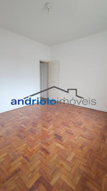 CASA RESIDENCIAL 190m²  com Perto de escolas, Perto de transporte público, Perto de vias de acesso, Area de Servico, Entrada Lateral, Escritorio, Quintal, Sala de Jantar, 3 Dormitórios, 3 Banheiros, 2 Salas, 2 Garagem, Ar Condicionado, Lavabo, Cozinha, Edicula, Jardim. 
EXCELENTE NEGOCIO