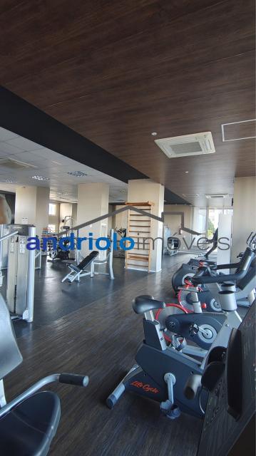 Studio moderno e bem localizado, ideal para quem busca praticidade e mobilidade na zona sul de São Paulo.

34m² bem distribuídos

Ambiente integrado

1 banheiro

1 vaga de garagem

Condomínio com:

Portaria 24h

Segurança

Vaga DE GARAGEM
Academia
Piscina
Lavanderia
Salão de festas
Sala Home office

Localização privilegiada:
? Próximo ao Shopping
? Próximo a escolas
? Fácil acesso ao transporte público e principais vias

Condições:
[inserir valor do aluguel, condomínio e IPTU se desejar]

Agende sua visita!