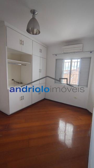 CASA RESIDENCIAL 184m²  com Area de Servico, Armario de Cozinha, Armario Embutido, Churrasqueira, Closet, Despensa, Entrada de Servico Independent, Quintal, Sala de Jantar, 3 Dormitórios, 1 Suites, 4 Banheiros, 2 Salas, 2 Vagas, 2 Garagem, Ar Condicionado, Lavabo, Cozinha, Dormitório Empregada, Garagem Coberta, Edicula, Vaga Coberta. Aceita financiamento. 