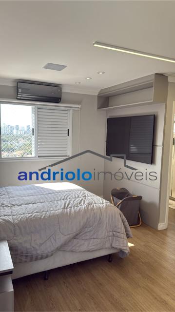 Excelente apartamento em condomínio fechado, com localização privilegiada, próximo a shopping centers, escolas e principais vias de acesso.

Destaques do imóvel:

2 dormitórios, sendo 2 suítes

3 banheiros

2 salas (estar e jantar)

Lavabo

Cozinha planejada com armários

Área de serviço

Varanda e terraço gourmet com churrasqueira

Closet e armários embutidos

Ar-condicionado

2 vagas cobertas de garagem (rotativas)

Sacada ampla e arejada

Lazer e infraestrutura do condomínio:

Piscina, sauna e salão de festas

Churrasqueira e espaço gourmet

Quadra poliesportiva, sala de ginástica e salão de jogos

Portaria 24h e segurança patrimonial

Elevador, gerador, interfone

Ambiente familiar e seguro

Condomínio com 23 andares e apenas 4 apartamentos por andar, garantindo privacidade e conforto.

Agende sua visita e venha conhecer seu novo lar!