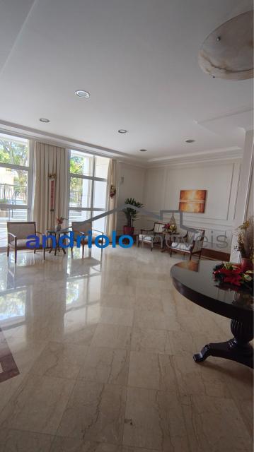 APARTAMENTO RESIDENCIAL 116m²  Perto de escolas, Perto de transporte público, Perto de vias de acesso, Portaria 24h, Area de Servico, Armario de Cozinha, Armario Embutido, Churrasqueira, Mobiliado, Piscina, Playground, Quadra PoliEsportiva, Sala de Jantar, Seguranca Patrimonial, Varanda, WC Empregada, 3 Dormitórios, 2 Suites, 4 Banheiros, 3 Salas, 3 Vagas, 3 Garagem, 20 Quantidade de Andar, Ar Condicionado, Lavabo, Cozinha, Sacada, Garagem Rotativa, Salão de Festa, Elevador, Salão de Jogos, 4 Quantidade por Andar, Interfone, Gerador, Vaga Coberta. 