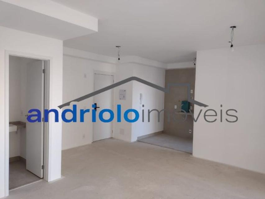 Condomínio Hi View Alto da Boa Vista.
Rua Coronel Luiz Barroso, 566.  
-95,85 metros.
-1 suíte com sacada.
-1 dormitório.
-1 lavabo.
-Total de 3 banheiros.
-5 elevadores por andar. Sendo 3 elevadores no Hall desta unidade.
-1 vaga de garagem livre. Não precisa de manobrista.
-Lazer completo.
-Sol da manhã.
-Pé direito duplo no Hall Social na entrada do Condomínio.
-11° andar.
-Vista para Granja Julieta, Parque Severo Gomes e Av Engenheiro Luiz Carlos Berrini.
-7 minutos a pé do metrô Adolfo Pinheiro, distância de 550 metros.
-9 minutos a pé do metrô Alto da Boa Vista, distância de 650 metros.
-IPTU R$ 146,46
-Condomínio R$ 611,28
-Implantação do sistema de segurança R$ 214,43