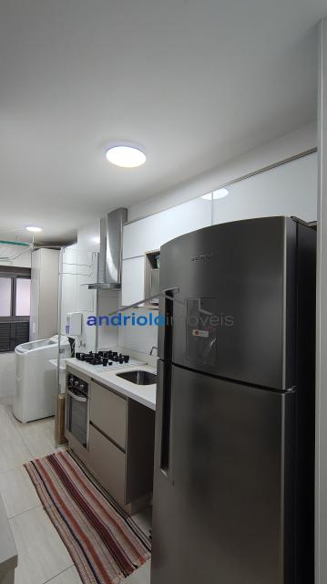 Belo apartamento de 46m²em excelente estado, tudo praticamente novinho. Perto de transporte público, Perto de vias de acesso, Portaria 24h, Area de Servico, Armario de Cozinha, Armario Embutido nos dormitórios, Campo de Futebol, Churrasqueira, Piscina, Playground, Quadra PoliEsportiva, Sala de Ginastica, Sala de Jantar, Seguranca Patrimonial, Varanda, 2 Dormitórios, 1 Banheiro, 1 vaga na garagem, Cozinha em conceito aberto, Sacada, Garagem Rotativa, Salão de Festa, Elevador, Salão de Jogos.
NÃO ACEITA PET.