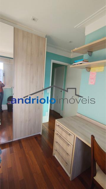 Excelente apartamento em condomínio fechado na Granja Julieta, com planta inteligente e ambientes amplos. Ideal para quem busca conforto, segurança e praticidade em uma das regiões mais valorizadas da zona sul de São Paulo.

3 dormitórios, todos suítes

5 banheiros (incluindo lavabo e WC de serviço)

2 salas (estar e jantar)

Terraço gourmet com churrasqueira

Cozinha planejada

Área de serviço com dependência de empregada

Closet

Armários embutidos

2 vagas cobertas

Infraestrutura do condomínio:

Portaria 24h

Segurança patrimonial

Piscina

Playground

Quadra poliesportiva

Sala de ginástica

Sauna

Salão de festas

Salão de jogos

Elevador

Gerador

Interfone

Características do prédio:

23 andares
4 apartamentos por andar

Localização privilegiada:
?  Próximo ao Shopping, escolas e transporte público
? Fácil acesso às principais vias da região

Agende sua visita