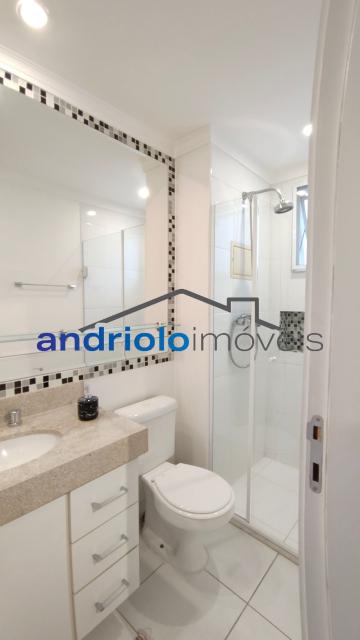 Apartamento sofisticado e mobiliado com requinte em condomínio fechado, ideal para quem busca conforto, praticidade e excelente localização. Com ambientes amplos, modernos e muito bem distribuídos, o imóvel oferece varanda gourmet , churrasqueira a carvão, terraço gourmet e ar-condicionado na varanda, sala e suite.
São 3 dormitórios, todos suítes, além de closet, escritório, lavabo, ampla sala de jantar e estar aconchegantes para receber familiares e amigos com muito estilo. A cozinha conta com armários planejados, área de serviço funcional.
O apartamento possui 2 vagas cobertas, depósito no subsolo e está localizado em andar alto.
O condomínio oferece infraestrutura completa com portaria 24 horas, piscina, sauna, salão de festas, salão de jogos, quadra poliesportiva, enfim lazer completo.
Localização privilegiada, próximo a shopping centers, escolas, transporte público e importantes vias de acesso.