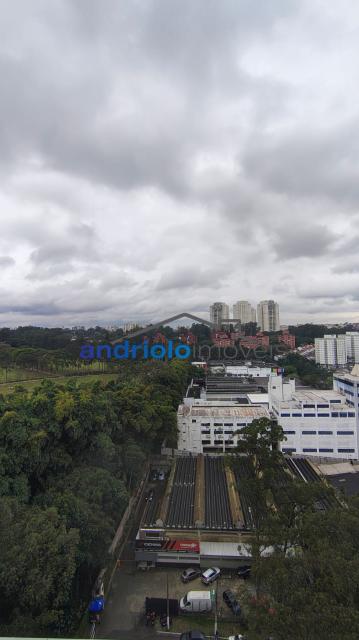 APARTAMENTO RESIDENCIAL 82m²  em Condominio fechado com toda área de lazer, churrasqueiras, piscina grande e bem estruturado, Perto de escolas, Perto de transporte público, Perto de vias de acesso, fácil acesso a Av. Washington Luis, Av. Interlagos, Marginal Pinheiros e a dez minutos do Aeroporto de Congonhas Portaria 24h, No apartamento há area de Servico, Armario de Cozinha, Armario Embutido, Despensa, Estuda Permuta com apartamento de menor valor, Piscina, Playground, Quadra PoliEsportiva, Sala de Ginastica, Sala de Jantar, Varanda, 3 Dormitórios, 2 Banheiros, 2 Salas, Lavabo, Cozinha, Salão de Festa, Elevador, Sauna, Interfone, Gerador, 1 Vaga Coberta. 
