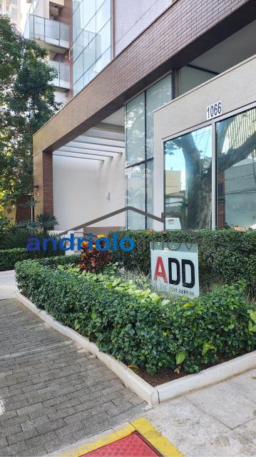 Studio moderno e bem localizado, ideal para quem busca praticidade e mobilidade na zona sul de São Paulo.

34m² bem distribuídos

Ambiente integrado

1 banheiro

1 vaga de garagem

Condomínio com:

Portaria 24h

Segurança

Vaga DE GARAGEM
Academia
Piscina
Lavanderia
Salão de festas
Sala Home office

Localização privilegiada:
? Próximo ao Shopping
? Próximo a escolas
? Fácil acesso ao transporte público e principais vias

Condições:
[inserir valor do aluguel, condomínio e IPTU se desejar]

Agende sua visita!