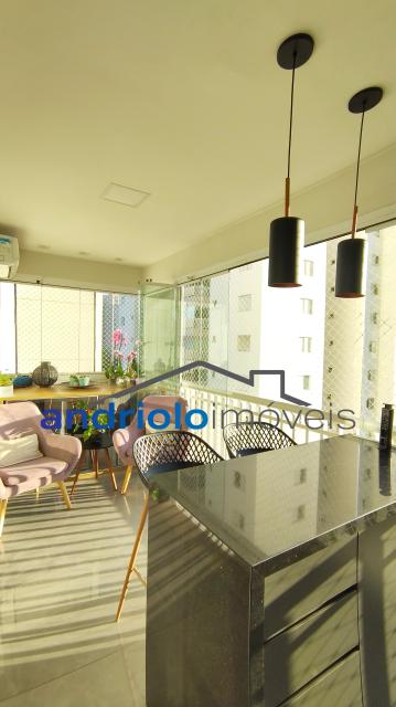 Maravilhoso apartamento em condomínio clube. Localizado na zona sul de São Paulo na Rua do Carreiro de Pedra. Apartamento com 121m², Reformado totalmente. Com 3 Dormitórios sendo 1 suíte, 2 Banheiros, 1 Sala, Lavabo, Cozinha, Sala de Jantar, Area de Serviço, Armários planejados, Closet, Escritório, cozinha conceito aberto, Fechadura eletrônica nas duas portas principais, Varanda gourmet, Churrasqueira, 2 vagas na garagem. Área comum com Piscinas sendo uma aquecida, playground, quadra poliesportiva, sala de ginástica, salões de festa, sauna, salão de jogos, brinquedoteca, bicicletário, assessoria esportiva. Condomínio com segurança patrimonial, elevadores, gerador, 2 portarias sendo uma de serviço e outra social, segurança e monitoramento por câmeras. Consumo de gás individualizado. Garantias Aceita para a locação: Seguro fiança ou titulo de capitalização a ser ofertado e analisado.
Não é permitido PET.