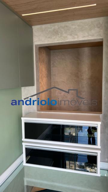 APARTAMENTO duplex de 50m², Perto de Shopping Center, Perto de escolas, Perto de transporte público, Perto de vias de acesso, Portaria 24h, apartamento mobiliado com sacada integrada a cozinha, armário de cozinha, armário embutido, 1 dormitório, 1 banheiro, sala, 1 vaga de garagem, ar condicionado, porta com senha eletrônica + fechadura tetra, geladeira com freezer, micro-ondas, forninho elétrico, cooktop 2 bocas, Filtro, tv de 65 polegadas novinha, Mesa em madeira com 4 cadeiras em madeira maciça, sofá cama novo sem uso, cortinas black out, tv de 42 polegadas no quarto, cama e colchão novos, ducha Deca, box em vidro. Area do condomínio: piscina, academia com aparelhos Life fitness, lavanderia coletiva, sauna, solariim e sala de yoga. Há serviço de arrumação todos os dias: louça lavada/ cama feita/ feita lixo/ varre o apto.( já está incluso no condomínio).