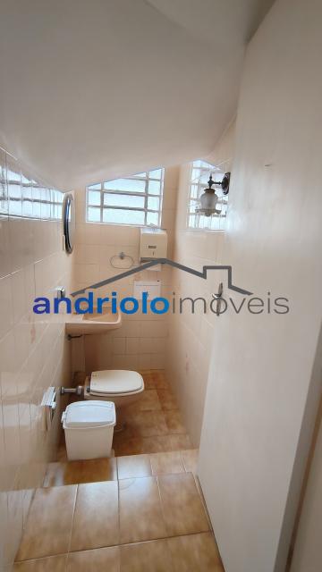 CASA RESIDENCIAL 190m²  com Perto de escolas, Perto de transporte público, Perto de vias de acesso, Area de Servico, Entrada Lateral, Escritorio, Quintal, Sala de Jantar, 3 Dormitórios, 3 Banheiros, 2 Salas, 2 Garagem, Ar Condicionado, Lavabo, Cozinha, Edicula, Jardim. 
EXCELENTE NEGOCIO