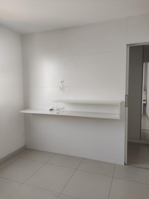 APARTAMENTO RESIDENCIAL 154m², Hall social privativo, Area de Servico, Armario de Cozinha, Armario Embutido, Churrasqueira, Closet, Escritorio, Piscina, Quadra PoliEsportiva, Sala de Ginastica, Sala de Jantar, Varanda, 3 Dormitórios, 1 Suites, 4 Banheiros, 2 Salas, 2 Vagas, 2 Garagem, 23 Quantidade de Andar, Lavabo, Cozinha, Dormitório Empregada, Sacada, Salão de Festa, Elevador, Sauna, Salão de Jogos, 4 Quantidade por Andar, Interfone, Terraço Gourmet, Vaga Coberta. 