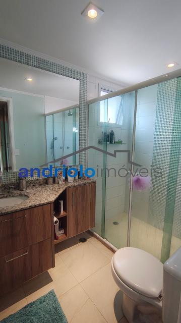 Excelente apartamento em condomínio fechado na Granja Julieta, com planta inteligente e ambientes amplos. Ideal para quem busca conforto, segurança e praticidade em uma das regiões mais valorizadas da zona sul de São Paulo.

3 dormitórios, todos suítes

5 banheiros (incluindo lavabo e WC de serviço)

2 salas (estar e jantar)

Terraço gourmet com churrasqueira

Cozinha planejada

Área de serviço com dependência de empregada

Closet

Armários embutidos

2 vagas cobertas

Infraestrutura do condomínio:

Portaria 24h

Segurança patrimonial

Piscina

Playground

Quadra poliesportiva

Sala de ginástica

Sauna

Salão de festas

Salão de jogos

Elevador

Gerador

Interfone

Características do prédio:

23 andares
4 apartamentos por andar

Localização privilegiada:
?  Próximo ao Shopping, escolas e transporte público
? Fácil acesso às principais vias da região

Agende sua visita
