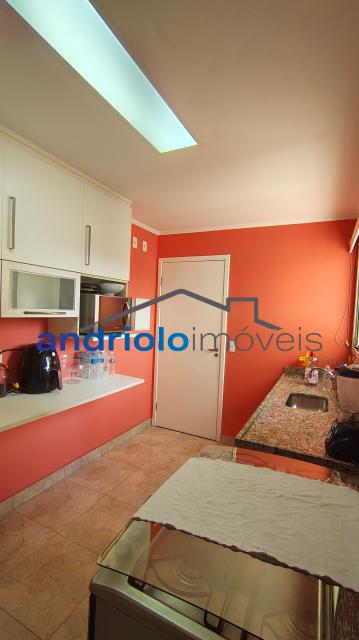 Excelente apartamento em condomínio fechado na Granja Julieta, com planta inteligente e ambientes amplos. Ideal para quem busca conforto, segurança e praticidade em uma das regiões mais valorizadas da zona sul de São Paulo.

3 dormitórios, todos suítes

5 banheiros (incluindo lavabo e WC de serviço)

2 salas (estar e jantar)

Terraço gourmet com churrasqueira

Cozinha planejada

Área de serviço com dependência de empregada

Closet

Armários embutidos

2 vagas cobertas

Infraestrutura do condomínio:

Portaria 24h

Segurança patrimonial

Piscina

Playground

Quadra poliesportiva

Sala de ginástica

Sauna

Salão de festas

Salão de jogos

Elevador

Gerador

Interfone

Características do prédio:

23 andares
4 apartamentos por andar

Localização privilegiada:
?  Próximo ao Shopping, escolas e transporte público
? Fácil acesso às principais vias da região

Agende sua visita