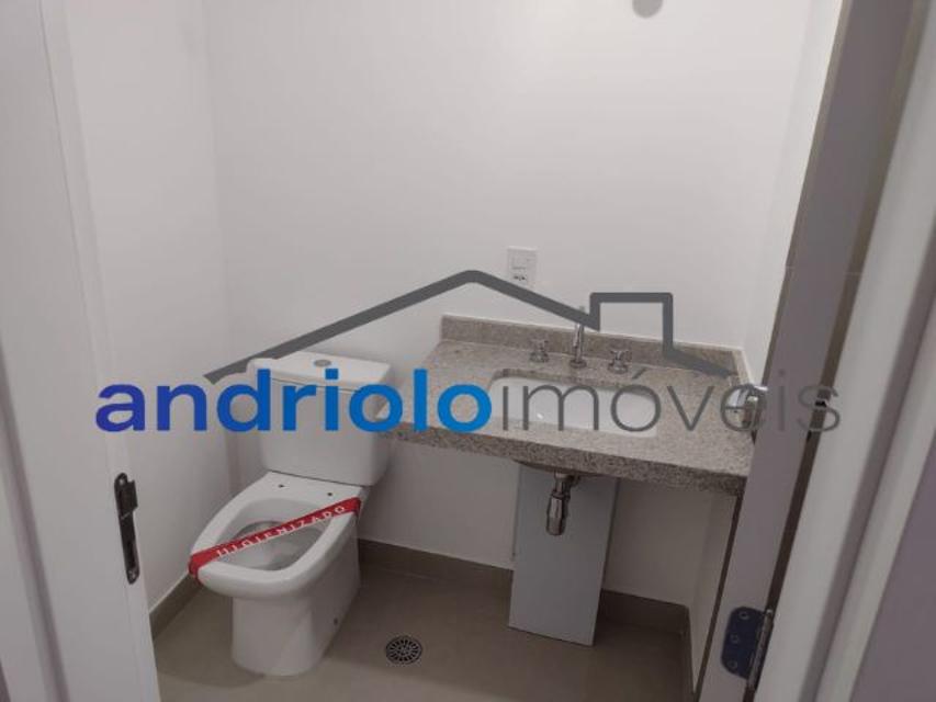 Condomínio Hi View Alto da Boa Vista.
Rua Coronel Luiz Barroso, 566.  
-95,85 metros.
-1 suíte com sacada.
-1 dormitório.
-1 lavabo.
-Total de 3 banheiros.
-5 elevadores por andar. Sendo 3 elevadores no Hall desta unidade.
-1 vaga de garagem livre. Não precisa de manobrista.
-Lazer completo.
-Sol da manhã.
-Pé direito duplo no Hall Social na entrada do Condomínio.
-11° andar.
-Vista para Granja Julieta, Parque Severo Gomes e Av Engenheiro Luiz Carlos Berrini.
-7 minutos a pé do metrô Adolfo Pinheiro, distância de 550 metros.
-9 minutos a pé do metrô Alto da Boa Vista, distância de 650 metros.
-IPTU R$ 146,46
-Condomínio R$ 611,28
-Implantação do sistema de segurança R$ 214,43