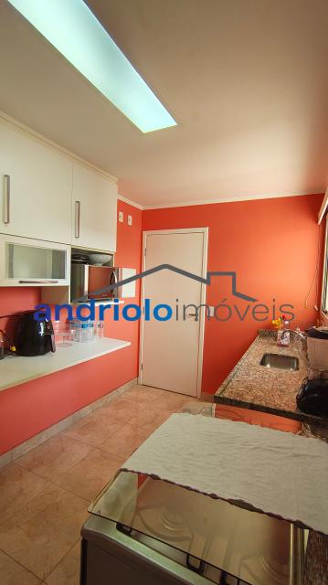 Excelente apartamento em condomínio fechado na Granja Julieta, com planta inteligente e ambientes amplos. Ideal para quem busca conforto, segurança e praticidade em uma das regiões mais valorizadas da zona sul de São Paulo.

3 dormitórios, todos suítes

5 banheiros (incluindo lavabo e WC de serviço)

2 salas (estar e jantar)

Terraço gourmet com churrasqueira

Cozinha planejada

Área de serviço com dependência de empregada

Closet

Armários embutidos

2 vagas cobertas

Infraestrutura do condomínio:

Portaria 24h

Segurança patrimonial

Piscina

Playground

Quadra poliesportiva

Sala de ginástica

Sauna

Salão de festas

Salão de jogos

Elevador

Gerador

Interfone

Características do prédio:

23 andares
4 apartamentos por andar

Localização privilegiada:
?  Próximo ao Shopping, escolas e transporte público
? Fácil acesso às principais vias da região

Agende sua visita