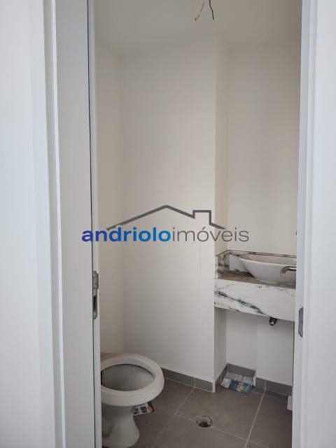 Viva com estilo e elegância nesta maravilhosa cobertura duplex com pé direito duplo! Localizada em uma das áreas mais desejadas do Alto da Boa Vista, esta cobertura oferece uma vista espetacular e uma infraestrutura completa.
Características do Imóvel: 76m² de área privativa, Imóvel no contrapiso, pronto para personalização, 1 suíte com varanda privativa, 2 banheiros + lavabo, Cozinha, sala de estar e jantar, área de serviço, varanda para momentos de lazer, 1 vaga de garagem coberta.
Condomínio Completo: Portaria 24h para sua segurança, Piscina para relaxar e se refrescar, Estrutura moderna e bem localizada, Aproveite essa oportunidade única de adquirir uma cobertura exclusiva no Alto da Boa Vista, com potencial de customização e todos os benefícios de um condomínio completo.

Para mais informações ou agendar uma visita, entre em contato conosco!