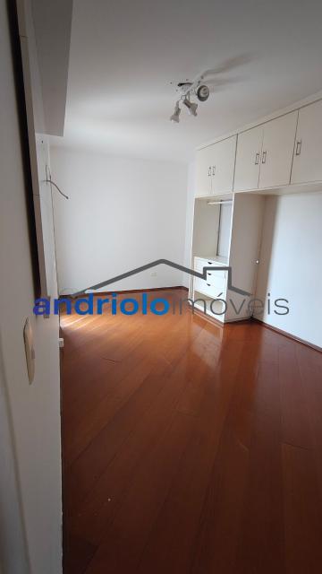 CASA RESIDENCIAL 184m²  com Area de Servico, Armario de Cozinha, Armario Embutido, Churrasqueira, Closet, Despensa, Entrada de Servico Independent, Quintal, Sala de Jantar, 3 Dormitórios, 1 Suites, 4 Banheiros, 2 Salas, 2 Vagas, 2 Garagem, Ar Condicionado, Lavabo, Cozinha, Dormitório Empregada, Garagem Coberta, Edicula, Vaga Coberta. Aceita financiamento. 