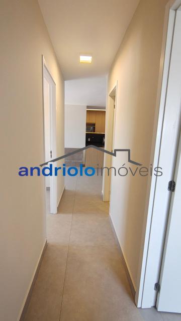 APARTAMENTO RESIDENCIAL 81m²  com Condominio fechado, Perto de escolas, Perto de transporte público, Perto de vias de acesso, Portaria 24h, Area de Servico, Armario de Cozinha, Armario Embutido, Piscina, Quadra PoliEsportiva, Sala de Ginastica, Seguranca Patrimonial, Varanda, 3 Dormitórios, 1 Suites, 2 Banheiros, 2 Salas, 1 Vagas, 1 Garagem, 11 Quantidade de Andar, Cozinha, Elevador, Sauna, Interfone. 