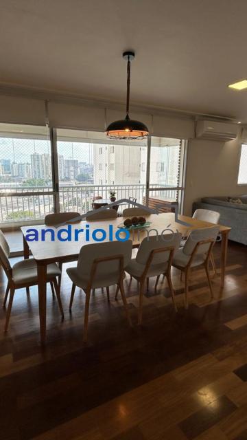 Apartamento à venda com 121m², localizado na Rua Carreiro de Pedra, nº 111, em condomínio fechado com excelente infraestrutura e segurança.

O imóvel conta com 3 dormitórios, sendo 1 suíte, 4 banheiros, lavabo, 2 salas amplas, cozinha com armários, área de serviço, escritório e ar-condicionado. Possui armários embutidos, varanda, sacada e um excelente terraço gourmet com churrasqueira, ideal para receber amigos e família.

O condomínio oferece lazer completo, com portaria 24h, segurança patrimonial, piscina, academia, salão de festas, salão de jogos, sauna, playground e quadra poliesportiva. Torre com 23 andares, sendo 4 unidades por andar. Conta ainda com 2 vagas de garagem cobertas.

Localização privilegiada, próxima a shoppings, escolas, transporte público e principais vias de acesso, proporcionando comodidade e fácil deslocamento.

Aceita financiamento e uso de FGTS.