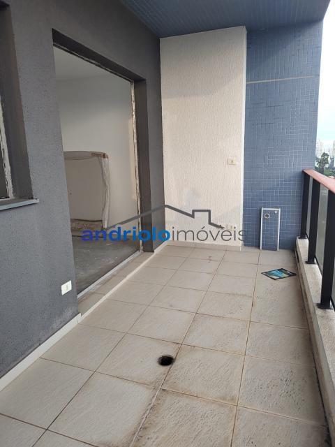 Viva com estilo e elegância nesta maravilhosa cobertura duplex com pé direito duplo! Localizada em uma das áreas mais desejadas do Alto da Boa Vista, esta cobertura oferece uma vista espetacular e uma infraestrutura completa.
Características do Imóvel: 76m² de área privativa, Imóvel no contrapiso, pronto para personalização, 1 suíte com varanda privativa, 2 banheiros + lavabo, Cozinha, sala de estar e jantar, área de serviço, varanda para momentos de lazer, 1 vaga de garagem coberta.
Condomínio Completo: Portaria 24h para sua segurança, Piscina para relaxar e se refrescar, Estrutura moderna e bem localizada, Aproveite essa oportunidade única de adquirir uma cobertura exclusiva no Alto da Boa Vista, com potencial de customização e todos os benefícios de um condomínio completo.

Para mais informações ou agendar uma visita, entre em contato conosco!